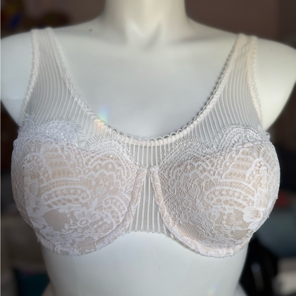 Victoria's Secret Cream Lace Bra Full Coverage